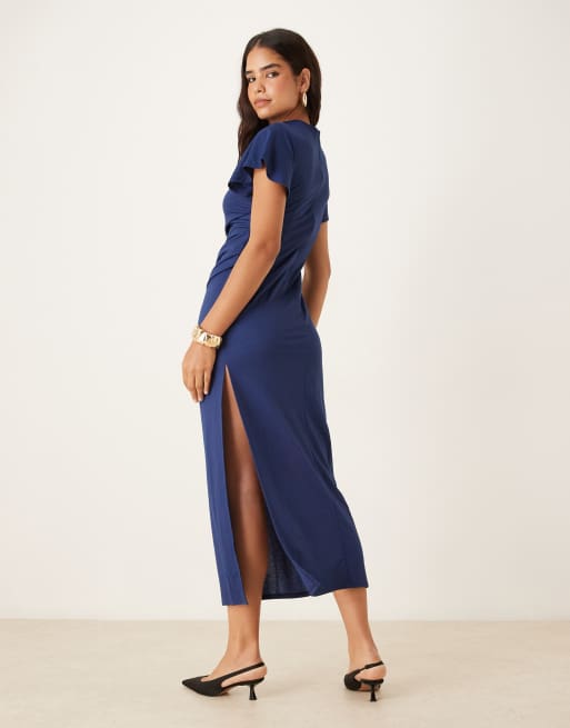 ASOS DESIGN - Gedrapeerde maxi-jurk met uitlopende mouwen in marineblauw, 3 van 4
