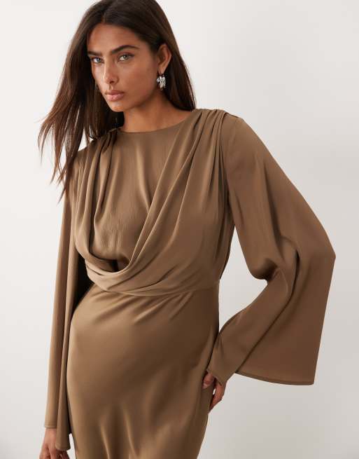 ASOS DESIGN - Gedrapeerde maxi jurk met uitlopende mouwen in taupe, 2 van 4