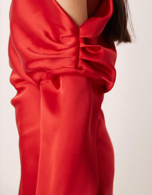 ASOS DESIGN - Gedrapeerde satijnen mini jurk met lange mouwen en blote schouder in rood, 3 van 4