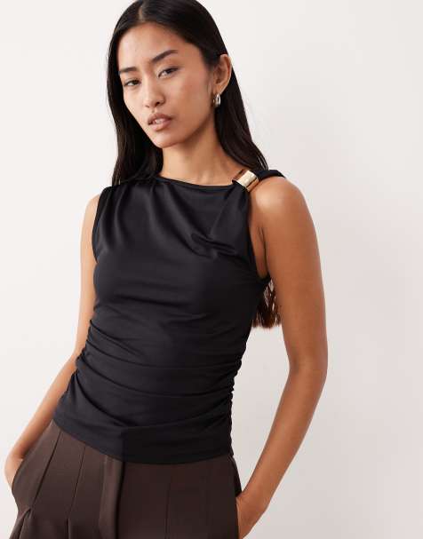 ASOS DESIGN - Gedrapeerde top met rechte hals en metalen hardware-detail in zwart - view 1