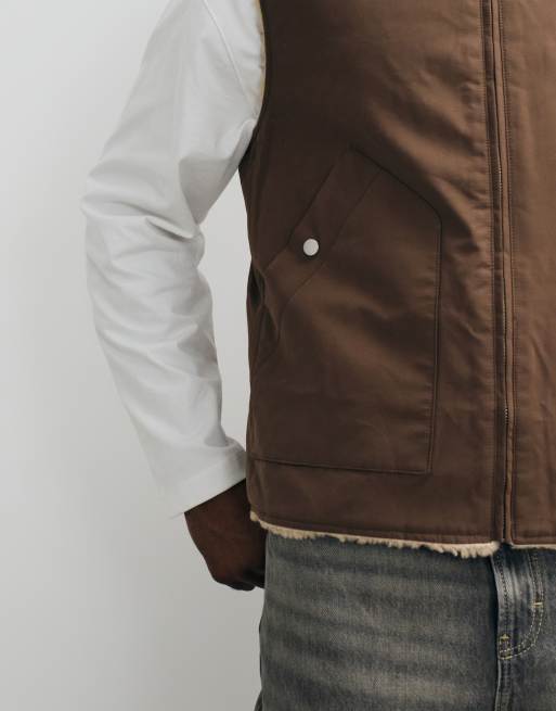 ASOS DESIGN – Gefütterte Weste aus Teddyfell in Braun, 4 von 5