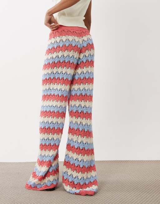 ASOS DESIGN - Gehaakte gebreide broek met blauwe strepen, deel van co-ord set, 4 van 5