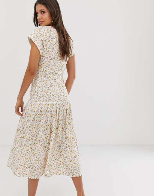 ASOS DESIGN – Geknöpftes Midi-Freizeitkleid mit Gürtel, tief angesetzter Taille und Blümchenmuster, 2 von 4