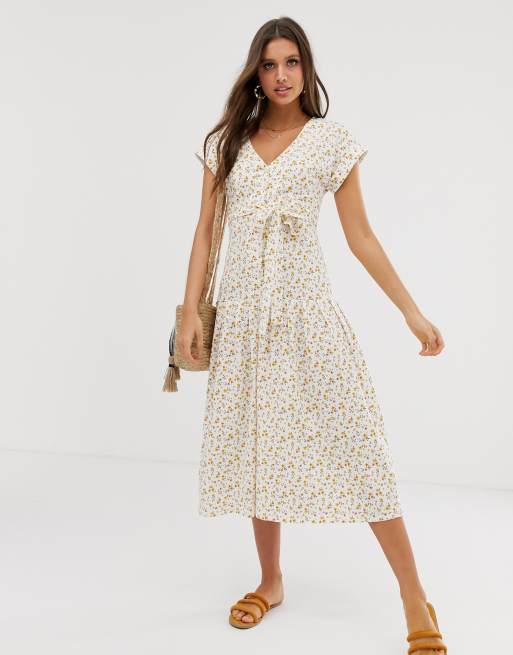 ASOS DESIGN – Geknöpftes Midi-Freizeitkleid mit Gürtel, tief angesetzter Taille und Blümchenmuster, 4 von 4