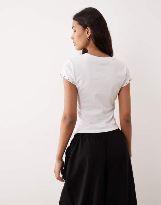 ASOS DESIGN - Gekrompen T-shirt met studs op de mouwen in wit, 3 van 4