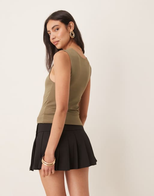 ASOS DESIGN - Gelaagd hemdje met lage ronde hals in kaki, 4 van 4