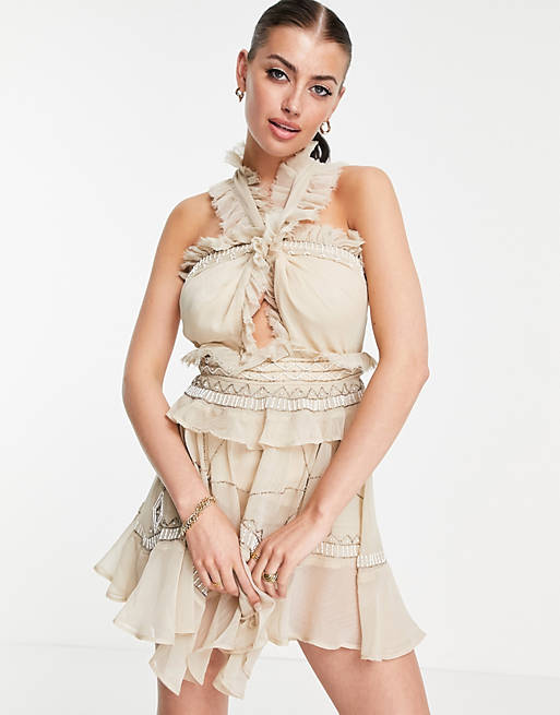 ASOS DESIGN - Gelaagde mini-jurk met halternek, versiering en onafgewerkte rand