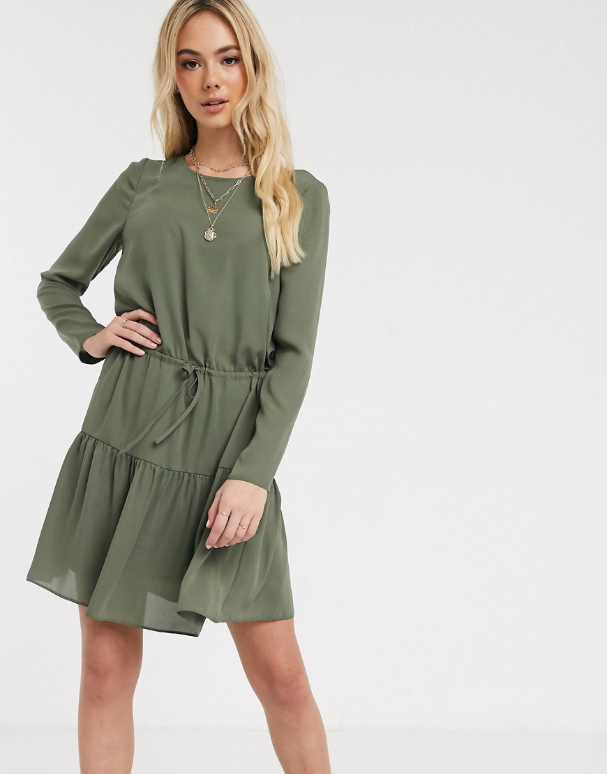 ASOS DESIGN - Gelaagde mini-jurk met lange mouwen in kaki-Groen