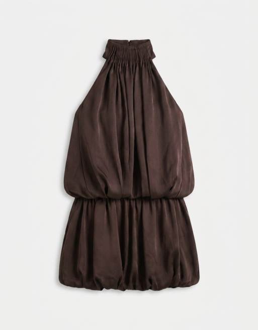ASOS DESIGN - Gelaagde mini jurk van satijn met halternek en pofzoom in chocoladebruin, 5 van 7
