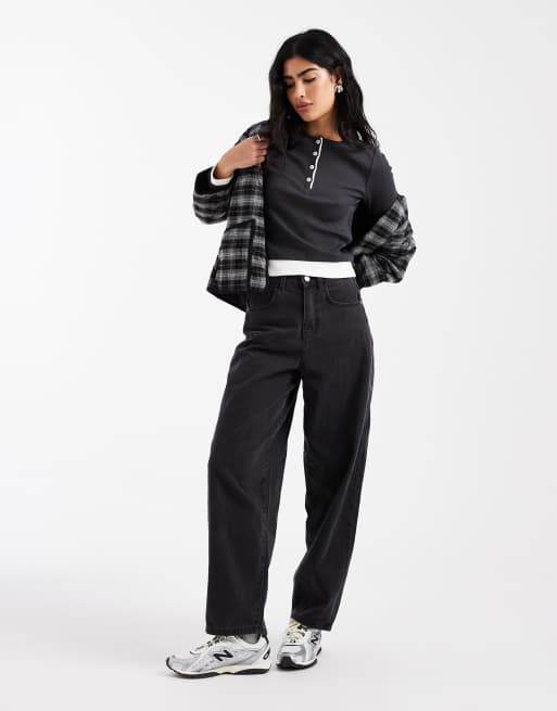 ASOS DESIGN - Gelaagde top met contrasterende knopen in marineblauw, 2 van 4