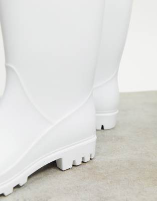 botte de pluie blanche