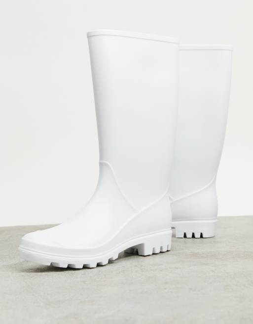 White wellies 2025