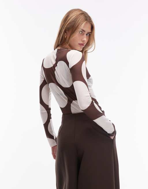 ASOS DESIGN - Gennemsigtig brun top med prikket print og rund hals, 3 af 4