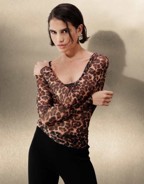 ASOS DESIGN gennemsigtig mesh-top med bred rund hals, lange ærmer og leopardprint - view 1