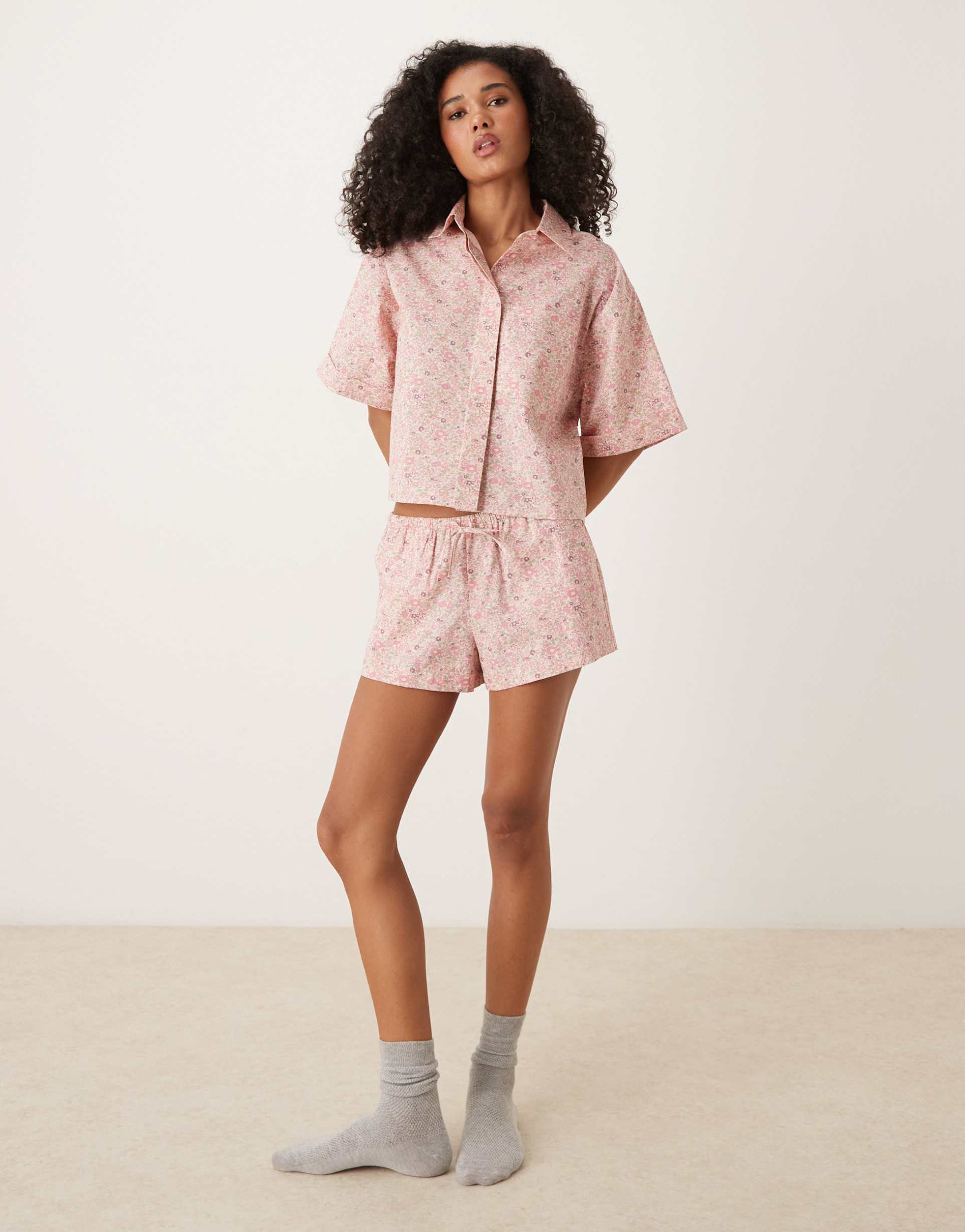 asos design georgie mix & match woven shorts in vintage ditsy print