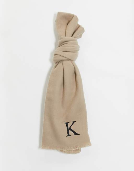 ASOS DESIGN - Gepersonaliseerde sjaal met de letter 'K'