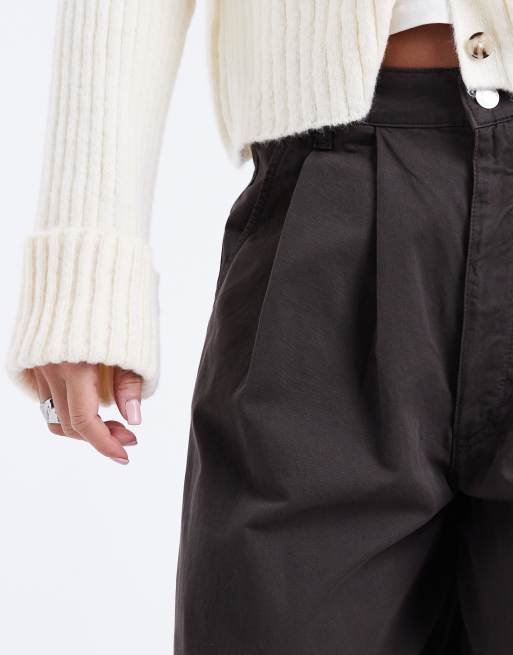 ASOS DESIGN - Geplooide broek van katoen met wijde pijpen in bruin, 4 van 5