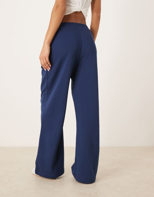 ASOS DESIGN - Geplooide joggingbroek met rechte pijpen in marineblauw, 4 van 5