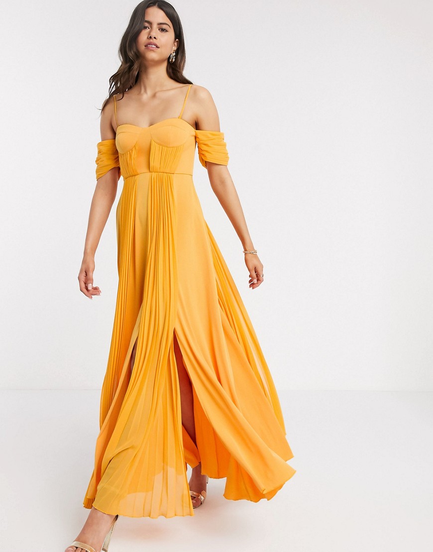 ASOS DESIGN - Geplooide lange jurk met bardothals, cups en chiffon bovenlaag in goudgeel-Multi