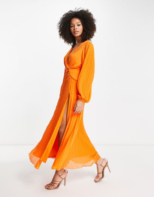 ASOS DESIGN Geplooide maxi jurk van dobby chiffon met overslag en knoopdetail in feloranje