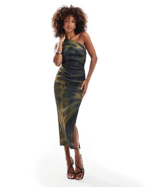 ASOS DESIGN - Geplooide midi jurk van scubastof met blote schouder in groene abstracte print