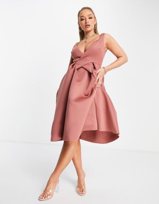ASOS DESIGN - Geplooide midi-skaterjurk met camibandjes en overslag in rozig roze