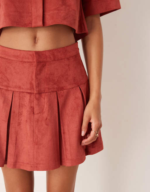 ASOS DESIGN - Geplooide mini rok van imitatiesuède in roestbruin, deel van co-ord set, 4 van 5
