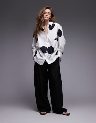 ASOS DESIGN - Gepunktete Oversize-Hemdbluse aus Popeline-Bunt