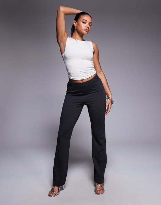 ASOS DESIGN – Gerade geschnittene Hose in Anthrazit mit Biesen und Schlitz am Saum, 2 von 5