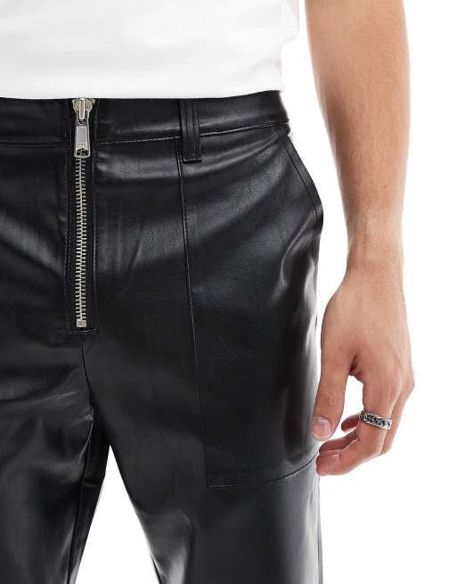 ASOS DESIGN – Gerade geschnittene Hose in schwarzer Lederoptik mit Reißverschlussdetail vorn, 2 von 5