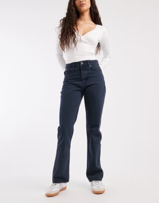 ASOS DESIGN - Gerade geschnittene Jeans im Stil der 90er in verwaschenem Marineblau