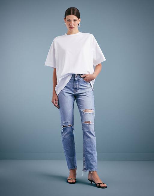 ASOS DESIGN – Gerade geschnittene Jeans in heller Waschung mit Zierrissen im 90er-Stil 