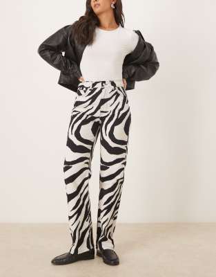 ASOS DESIGN - Gerade geschnittene Slim-Fit-Jeans mit Zebramuster-Bunt