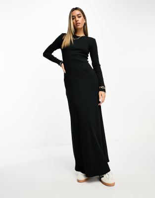 ASOS DESIGN - Gerade geschnittenes, geripptes Maxikleid in Schwarz mit Rundhalsausschnitt