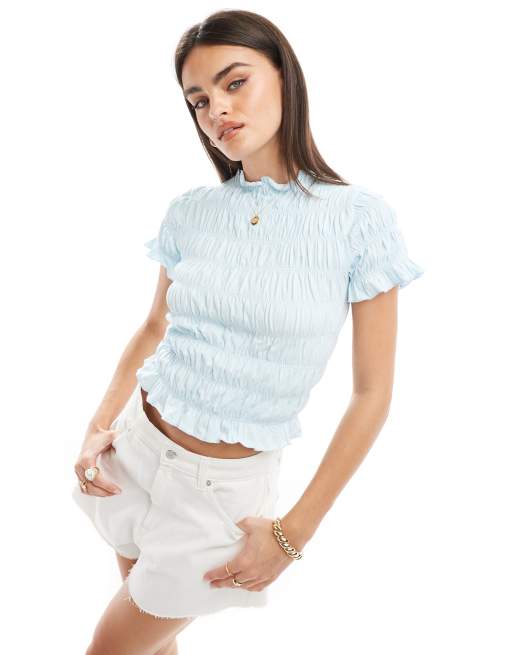 ASOS DESIGN – Gerafftes, knapp geschnittenes T-Shirt in Babyblau