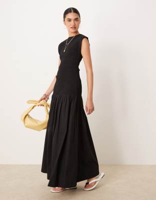 ASOS DESIGN - Gerafftes Maxikleid aus Popeline in Schwarz mit tief angesetzter Taille