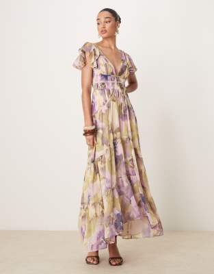 ASOS DESIGN - Gerafftes Maxikleid mit Flatterärmeln, verschwommenem Blumenmuster und nach hinten abfallendem Saum-Bunt