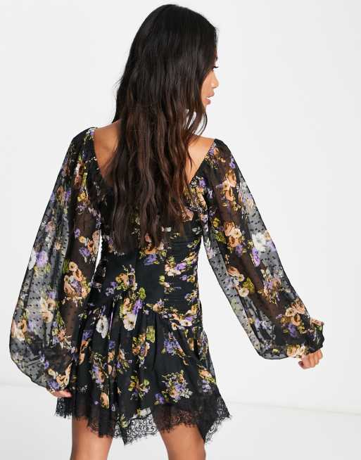 ASOS DESIGN – Gerafftes Minikleid in Schwarz mit Puffärmeln und Blumenmuster, 2 von 4