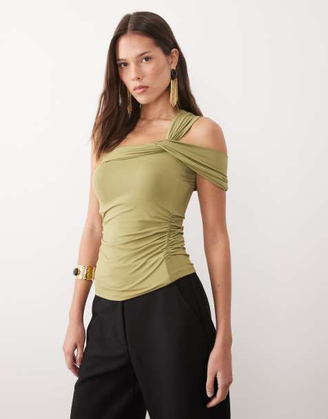 ASOS DESIGN – Gerafftes Oberteil aus Polyamid in Khaki mit verdrehter Schulterpartie - view 1