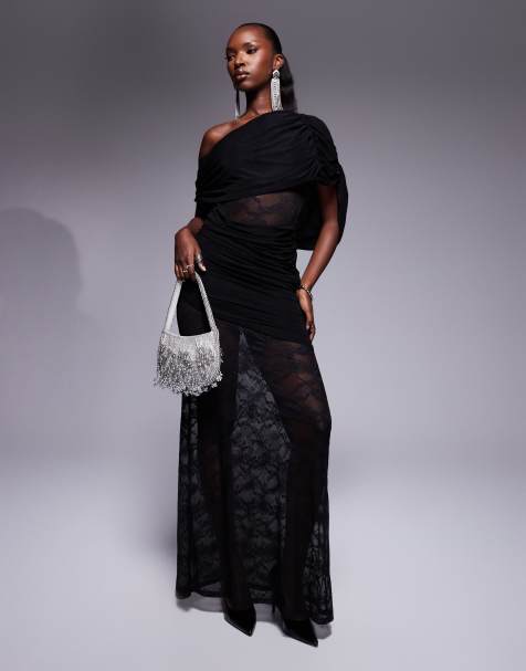 ASOS DESIGN – Gerafftes, schulterfreies Maxikleid in Schwarz mit Spitzeneinsätzen - view 1