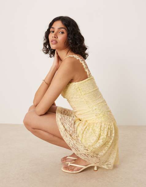 ASOS DESIGN – Gerafftes Spitzen-Minikleid in Gelb - view 1