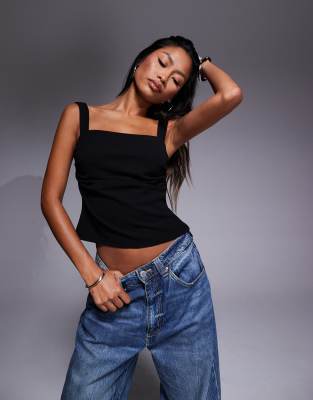 ASOS DESIGN - Gerafftes Tanktop in Schwarz mit eckigem Ausschnitt