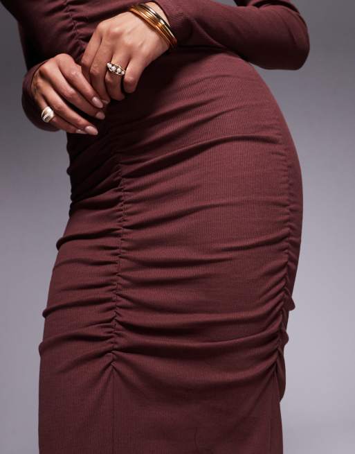 ASOS DESIGN – Gerafftes und geripptes Midikleid in Schokobraun, 4 von 4