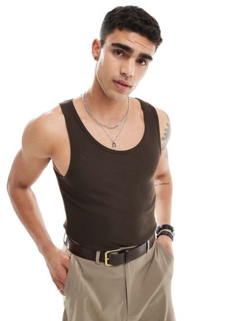 ASOS DESIGN - Geribbeld muscle fit hemdje in donkerbruin