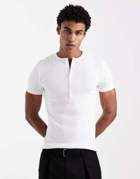 ASOS DESIGN - Geribbeld muscle fit T-shirt met Henley-hals in wit - view 1