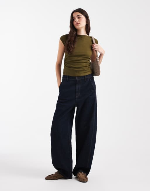 ASOS DESIGN - Geribbeld T-shirt met boothals en gerimpelde taille in olijfgroen, 2 van 4