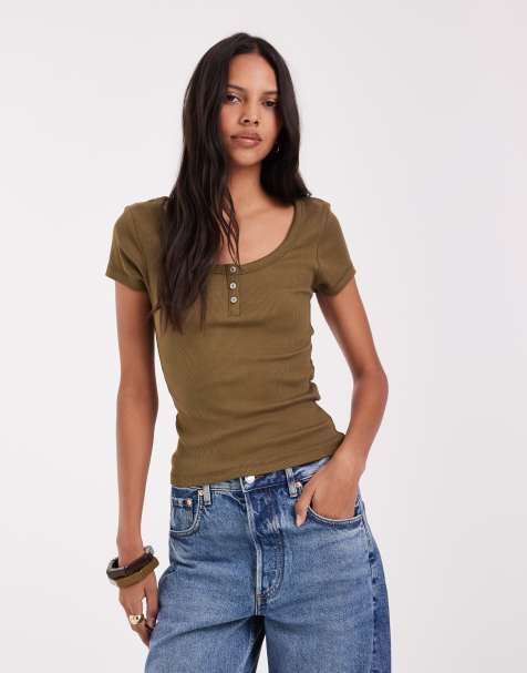 ASOS DESIGN geribbelde babytee met lage ronde hals en henley in kaki - view 1