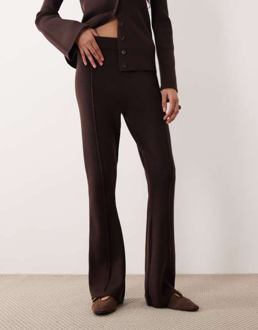 ASOS DESIGN - Geribbelde flare-broek in chocoladebruin, deel van co-ord set, 2 van 5