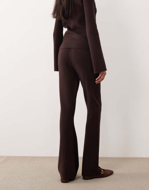 ASOS DESIGN - Geribbelde flare-broek in chocoladebruin, deel van co-ord set, 3 van 5