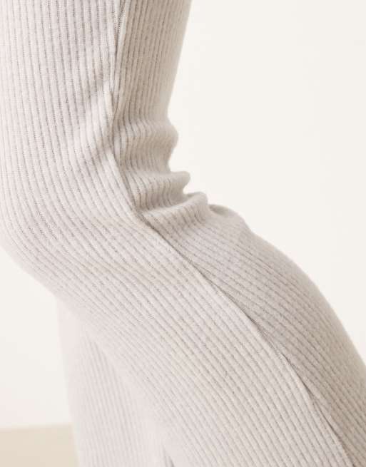 ASOS DESIGN - Geribbelde flare broek van geborstelde stof in grijs, deel van co-ord set, 5 van 5